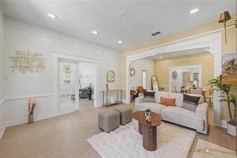 House in Tampa, Florida 3 bedrooms, 141.95 sq.m. № 2208736 - photo 6