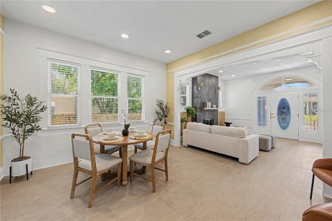 House in Tampa, Florida 3 bedrooms, 141.95 sq.m. № 2208736 - photo 9