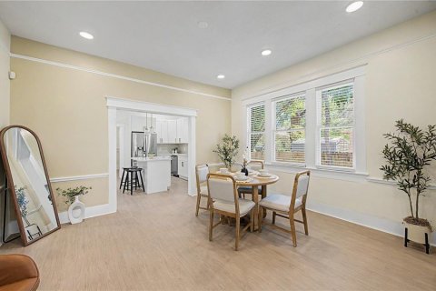 House in Tampa, Florida 3 bedrooms, 141.95 sq.m. № 2208736 - photo 8