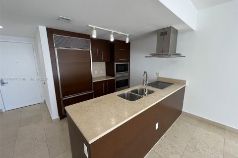 Купить кондоминиум в Майами, Флорида 1 спальня, 91.42м2, № 1970876 - фото 3