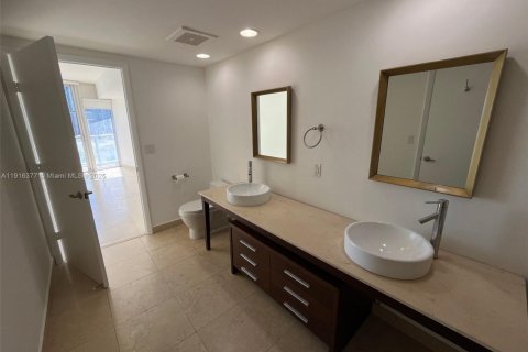 Купить кондоминиум в Майами, Флорида 1 спальня, 91.42м2, № 1970876 - фото 7