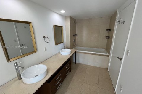 Купить кондоминиум в Майами, Флорида 1 спальня, 91.42м2, № 1970876 - фото 6