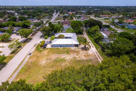 Commercial property in Naples, Florida № 2177700 - photo 4