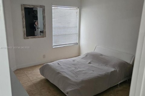 Condo in Davie, Florida, 1 bedroom № 1994014 - photo 6