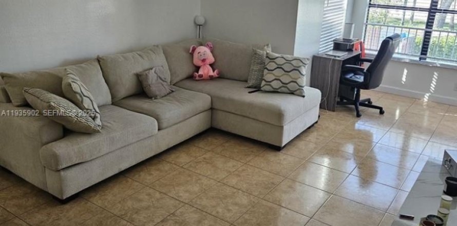 Condo in Davie, Florida, 1 bedroom № 1994014