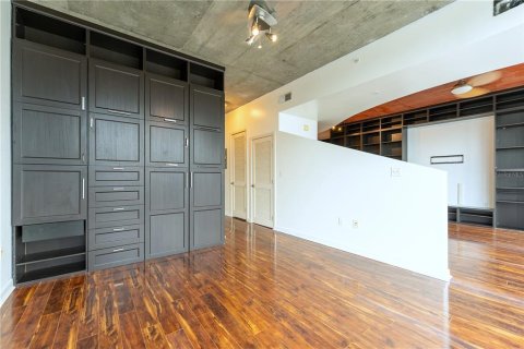 Condo in Orlando, Florida, 1 bedroom  № 1835227 - photo 8