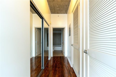 Condo in Orlando, Florida, 1 bedroom  № 1835227 - photo 23