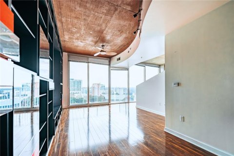 Condo in Orlando, Florida, 1 bedroom  № 1835227 - photo 2