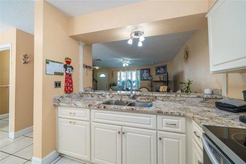 Adosado en venta en Tampa, Florida, 2 dormitorios, 120.96 m2 № 2234505 - foto 4