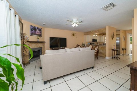 Adosado en venta en Tampa, Florida, 2 dormitorios, 120.96 m2 № 2234505 - foto 8