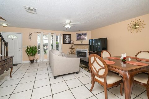 Adosado en venta en Tampa, Florida, 2 dormitorios, 120.96 m2 № 2234505 - foto 9