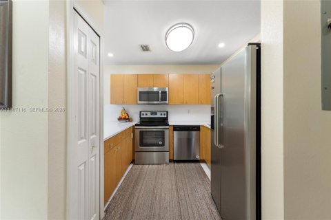 House in Hialeah, Florida 3 bedrooms, 109.62 sq.m. № 2048663 - photo 19