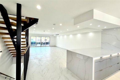 Adosado en alquiler en North Miami Beach, Florida, 3 dormitorios, 227.61 m2 № 2054642 - foto 27