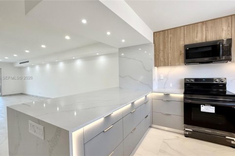 Adosado en alquiler en North Miami Beach, Florida, 3 dormitorios, 227.61 m2 № 2054642 - foto 6