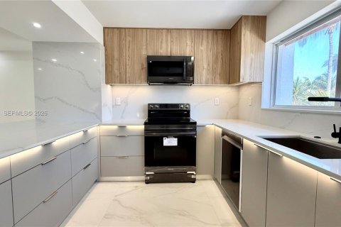 Adosado en alquiler en North Miami Beach, Florida, 3 dormitorios, 227.61 m2 № 2054642 - foto 3