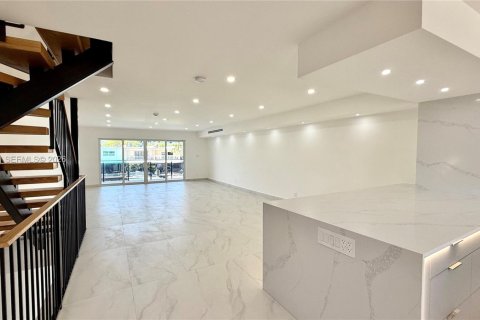 Adosado en alquiler en North Miami Beach, Florida, 3 dormitorios, 227.61 m2 № 2054642 - foto 14