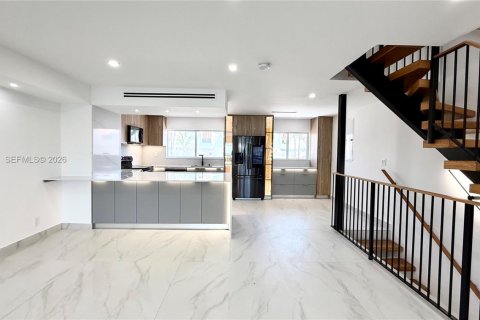 Adosado en alquiler en North Miami Beach, Florida, 3 dormitorios, 227.61 m2 № 2054642 - foto 5