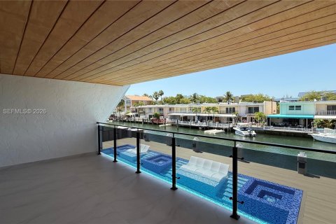 Adosado en alquiler en North Miami Beach, Florida, 3 dormitorios, 227.61 m2 № 2054642 - foto 28