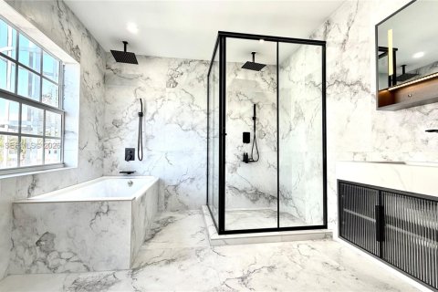 Adosado en alquiler en North Miami Beach, Florida, 3 dormitorios, 227.61 m2 № 2054642 - foto 22