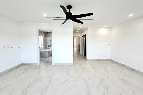Adosado en alquiler en North Miami Beach, Florida, 3 dormitorios, 227.61 m2 № 2054642 - foto 25