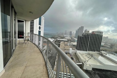 Купить кондоминиум в Майами, Флорида 2 спальни, 97.36м2, № 2047087 - фото 2