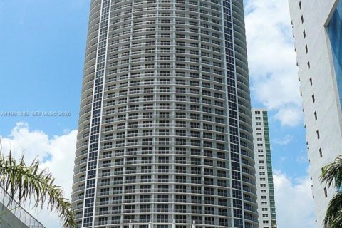 Кондоминиум с 2 спальнями в Майами, Флорида № 2047087