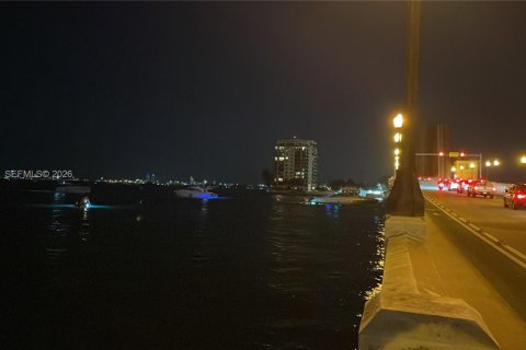 Купить кондоминиум в Майами, Флорида 2 спальни, 97.36м2, № 2047087 - фото 13