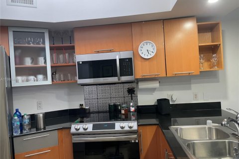 Купить кондоминиум в Майами, Флорида 2 спальни, 97.36м2, № 2047087 - фото 24