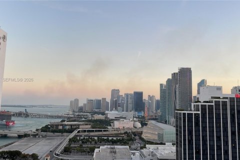 Купить кондоминиум в Майами, Флорида 2 спальни, 97.36м2, № 2047087 - фото 6