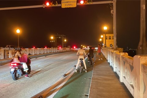 Купить кондоминиум в Майами, Флорида 2 спальни, 97.36м2, № 2047087 - фото 15