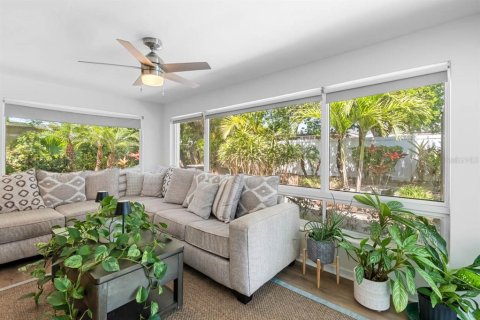 Villa ou maison à vendre à Largo, Floride: 2 chambres, 114.73 m2 № 2137790 - photo 16