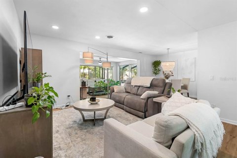 Villa ou maison à vendre à Largo, Floride: 2 chambres, 114.73 m2 № 2137790 - photo 7