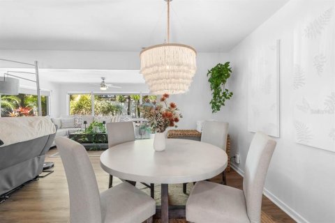 Villa ou maison à vendre à Largo, Floride: 2 chambres, 114.73 m2 № 2137790 - photo 15