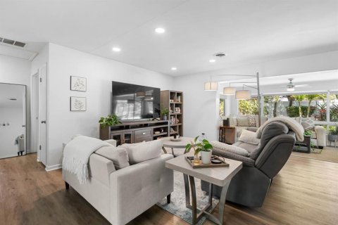 Villa ou maison à vendre à Largo, Floride: 2 chambres, 114.73 m2 № 2137790 - photo 8