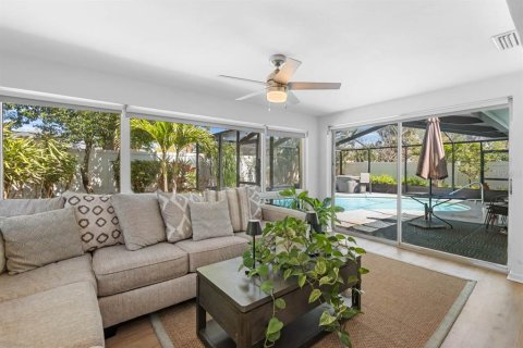 Villa ou maison à vendre à Largo, Floride: 2 chambres, 114.73 m2 № 2137790 - photo 6