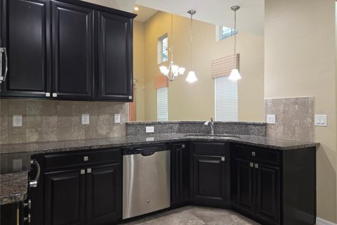 Touwnhouse à louer à Brandon, Floride: 3 chambres, 172.8 m2 № 2421792 - photo 10