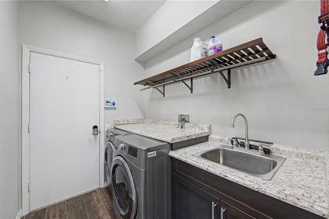 Villa ou maison à vendre à Tampa, Floride: 4 chambres, 209.49 m2 № 2314840 - photo 27