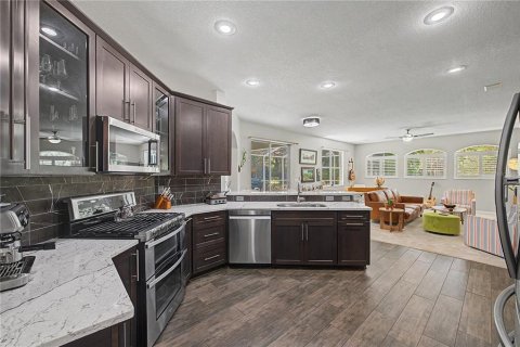 Villa ou maison à vendre à Tampa, Floride: 4 chambres, 209.49 m2 № 2314840 - photo 8