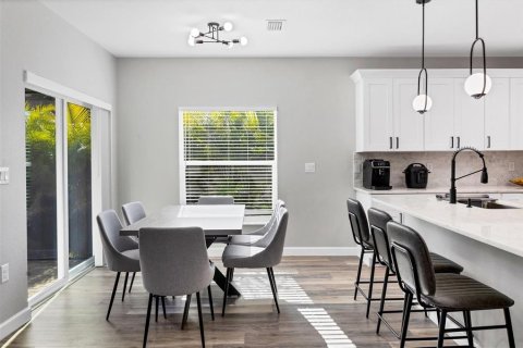 Immobilier commercial à vendre à Rotonda, Floride: 6 chambres, 242.66 m2 № 2350149 - photo 14