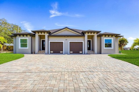Immobilier commercial à vendre à Rotonda, Floride: 6 chambres, 242.66 m2 № 2350149 - photo 9
