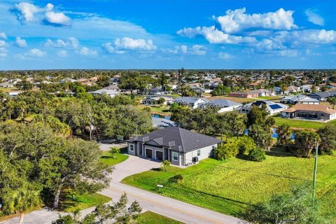 Immobilier commercial à vendre à Rotonda, Floride: 6 chambres, 242.66 m2 № 2350149 - photo 4