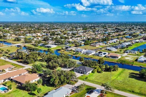 Immobilier commercial à vendre à Rotonda, Floride: 6 chambres, 242.66 m2 № 2350149 - photo 6
