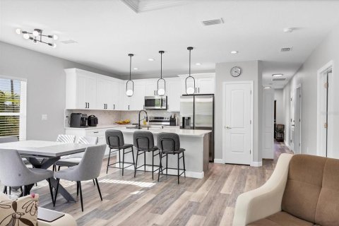 Immobilier commercial à vendre à Rotonda, Floride: 6 chambres, 242.66 m2 № 2350149 - photo 15
