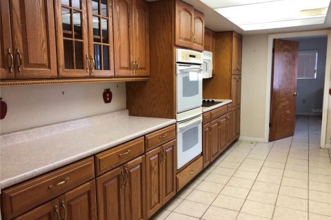 House in Leesburg, Florida 3 bedrooms, 215.16 sq.m. № 1557572 - photo 11