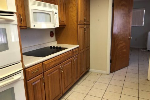 House in Leesburg, Florida 3 bedrooms, 215.16 sq.m. № 1557572 - photo 12