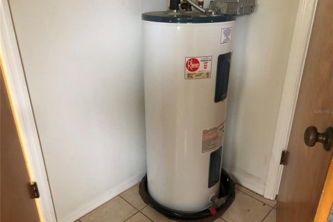 House in Leesburg, Florida 3 bedrooms, 215.16 sq.m. № 1557572 - photo 29