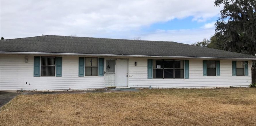 House in Leesburg, Florida 3 bedrooms, 215.16 sq.m. № 1557572