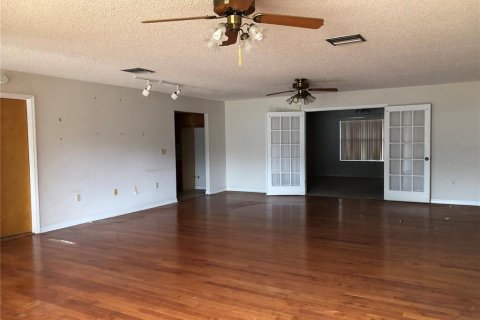 House in Leesburg, Florida 3 bedrooms, 215.16 sq.m. № 1557572 - photo 7