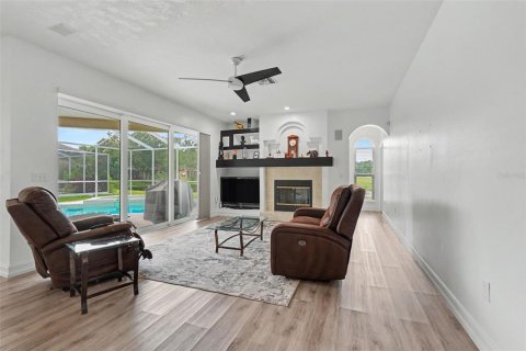 House in Odessa, Florida 4 bedrooms, 240.34 sq.m. № 2258483 - photo 14