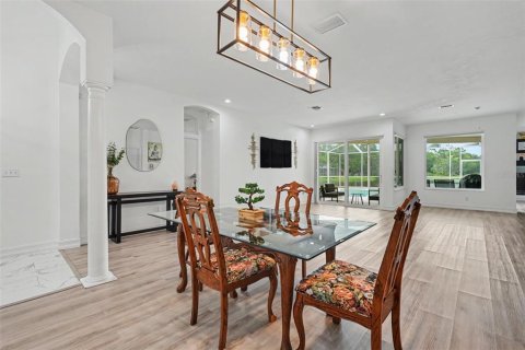 House in Odessa, Florida 4 bedrooms, 240.34 sq.m. № 2258483 - photo 5